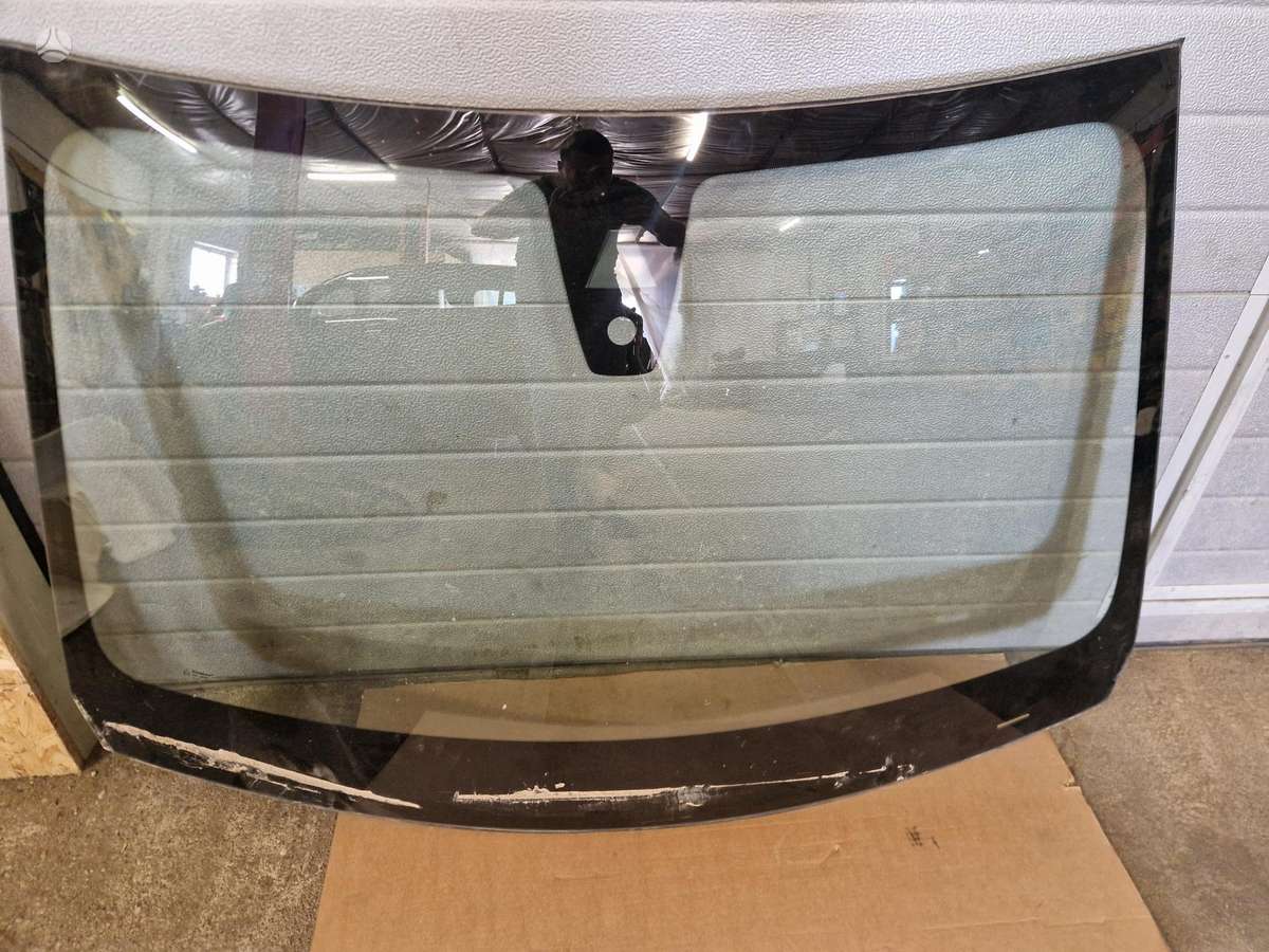 Peugeot 208 стёкла