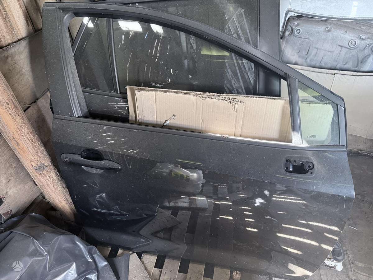 Toyota Corolla двери