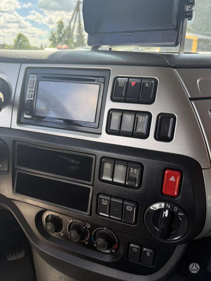 DAF XF  410 FAR, autovežiai