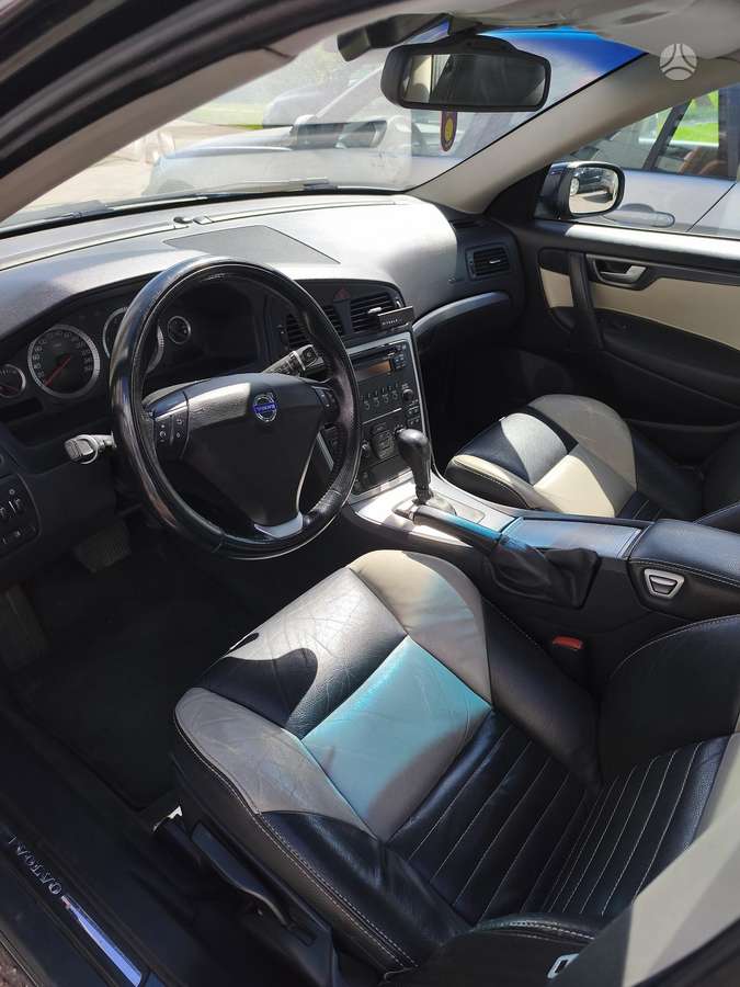 Volvo S60, 2.4 l., Седан