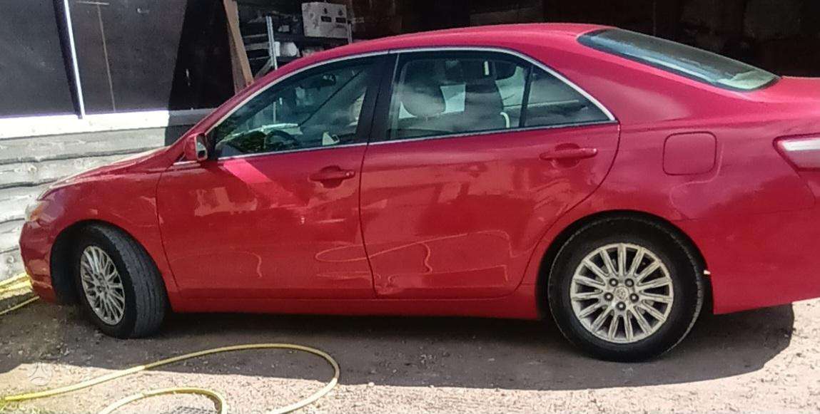 Toyota Camry - 1