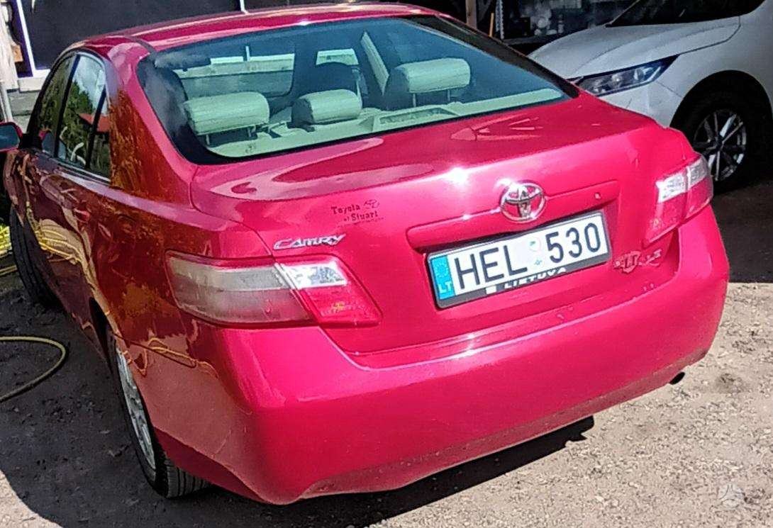 Toyota Camry - 2