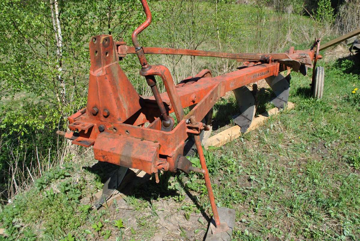 AGRO-MASZ Ferguson, plūgai