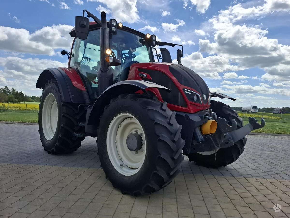 Valtra N124 HiTech, traktoriai