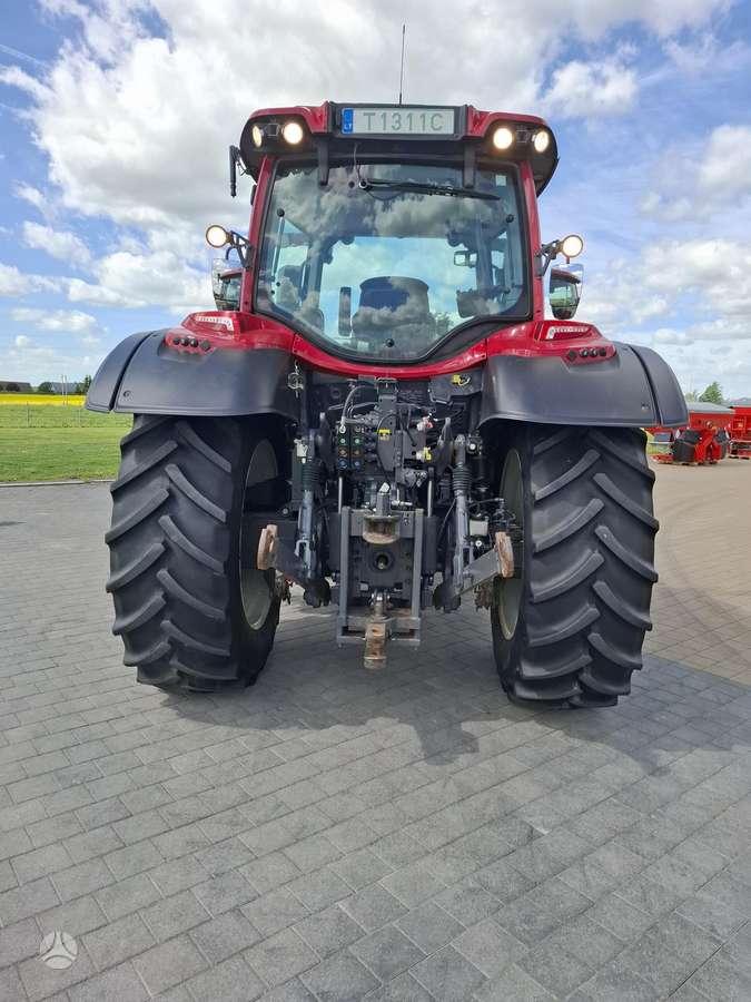 Valtra N124 HiTech, traktoriai