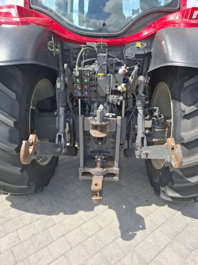 Valtra N124 HiTech, traktoriai