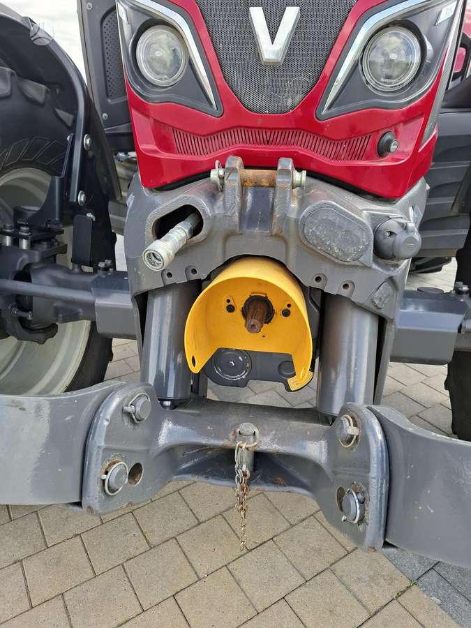 Valtra N124 HiTech, tractors