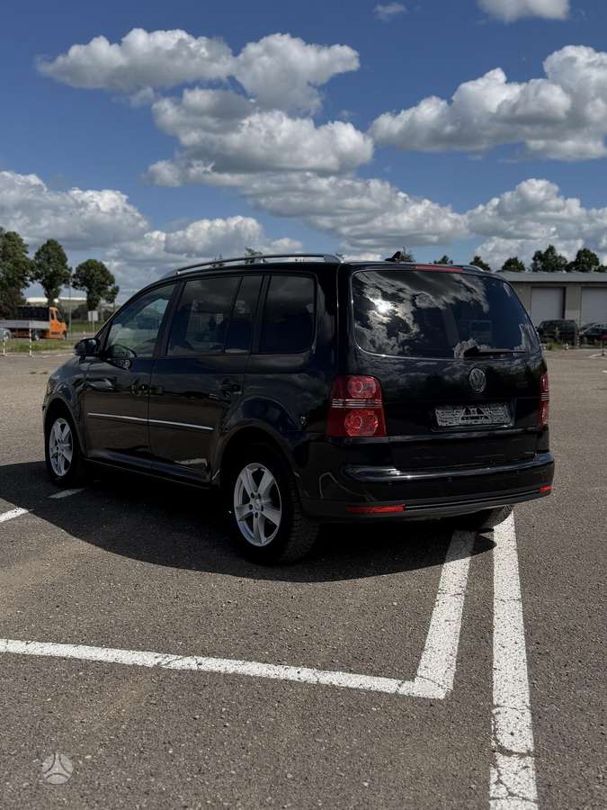 Volkswagen Touran - 3