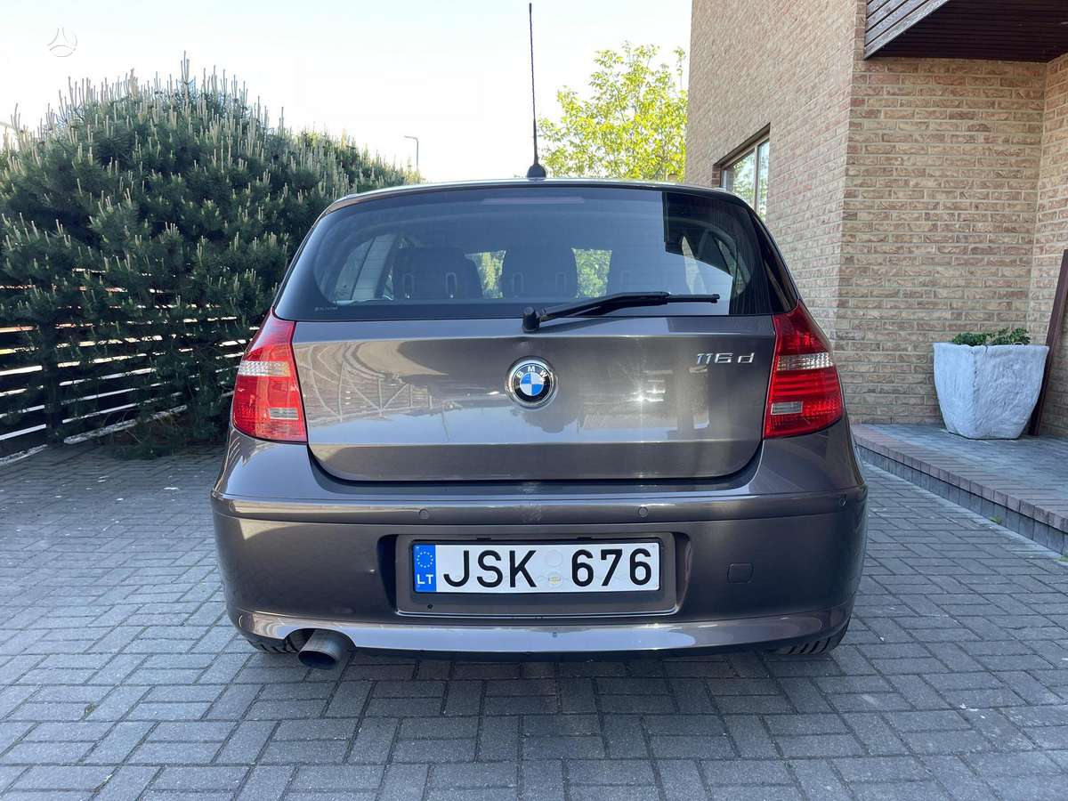 BMW 116, 2.0 l., hatchback