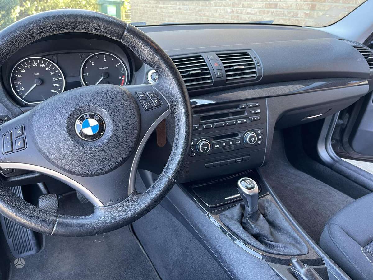 BMW 116, 2.0 l., hatchback