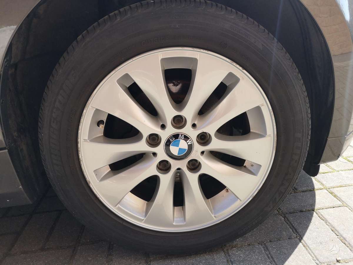 BMW 116, 2.0 l., hatchback
