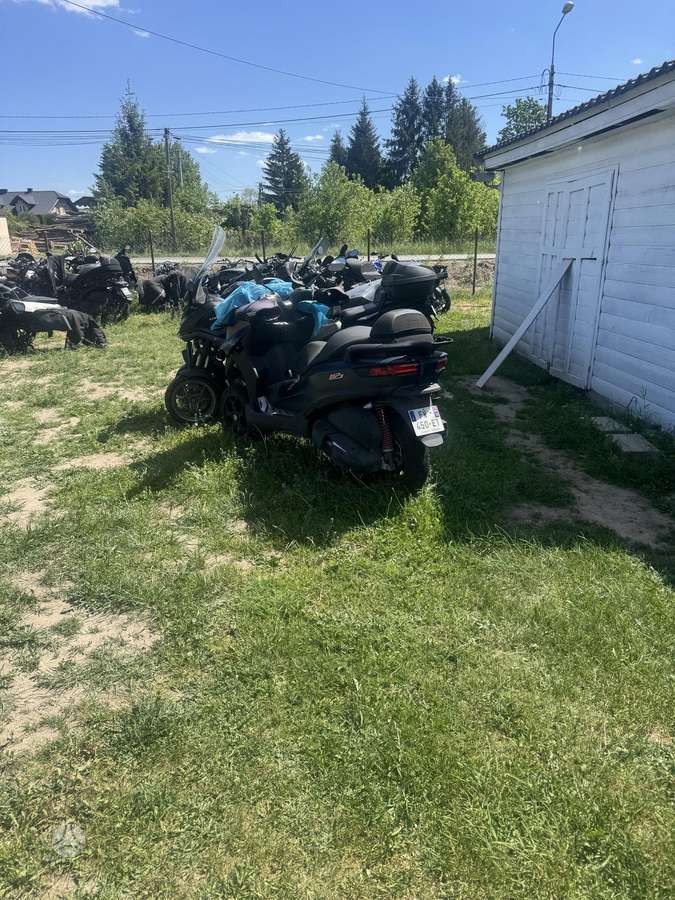 Piaggio MP3, trikes