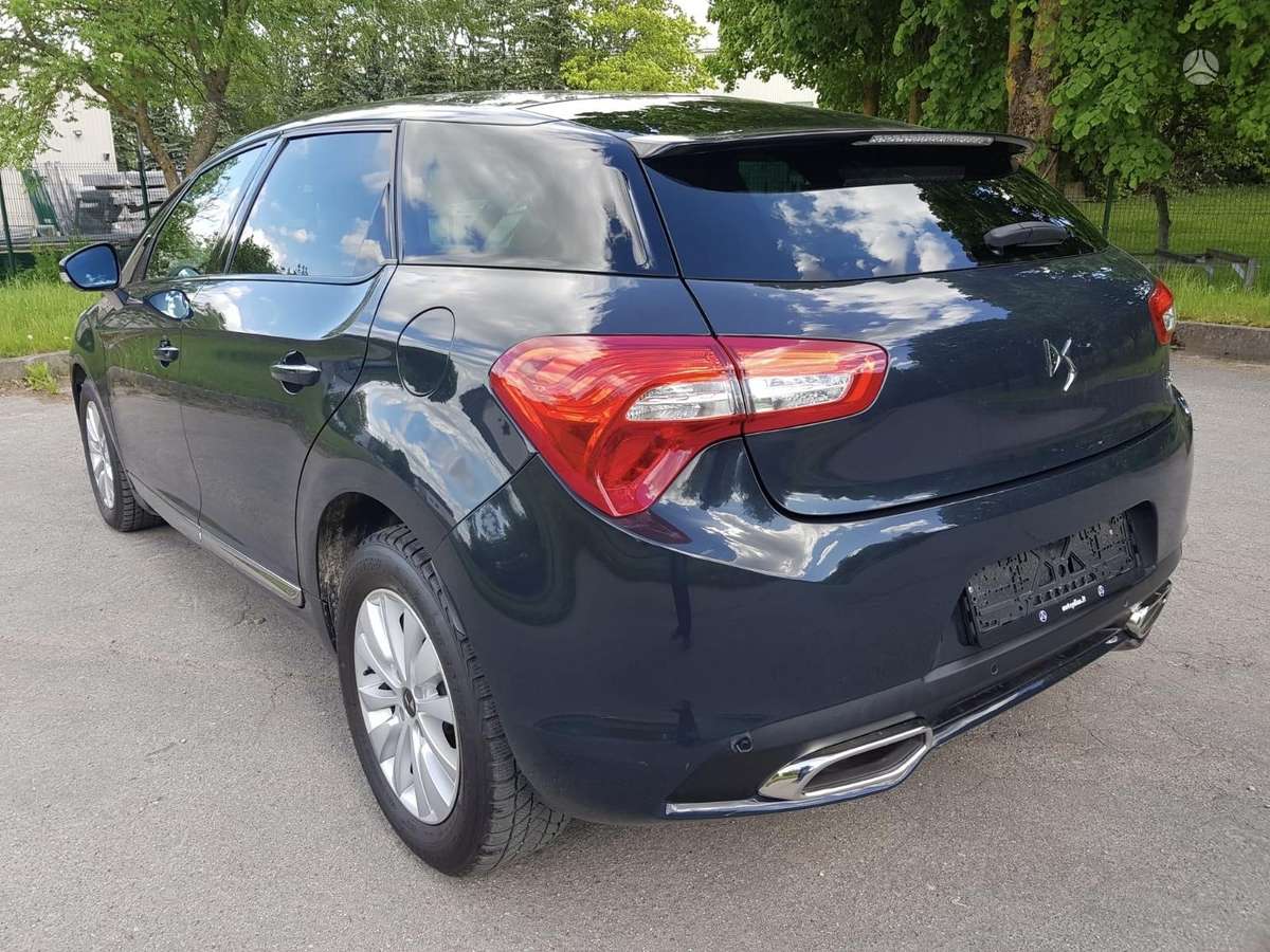 Citroen DS5, 1.6 l., hatchback