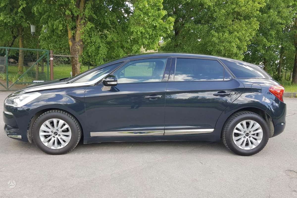 Citroen DS5, 1.6 l., hatchback