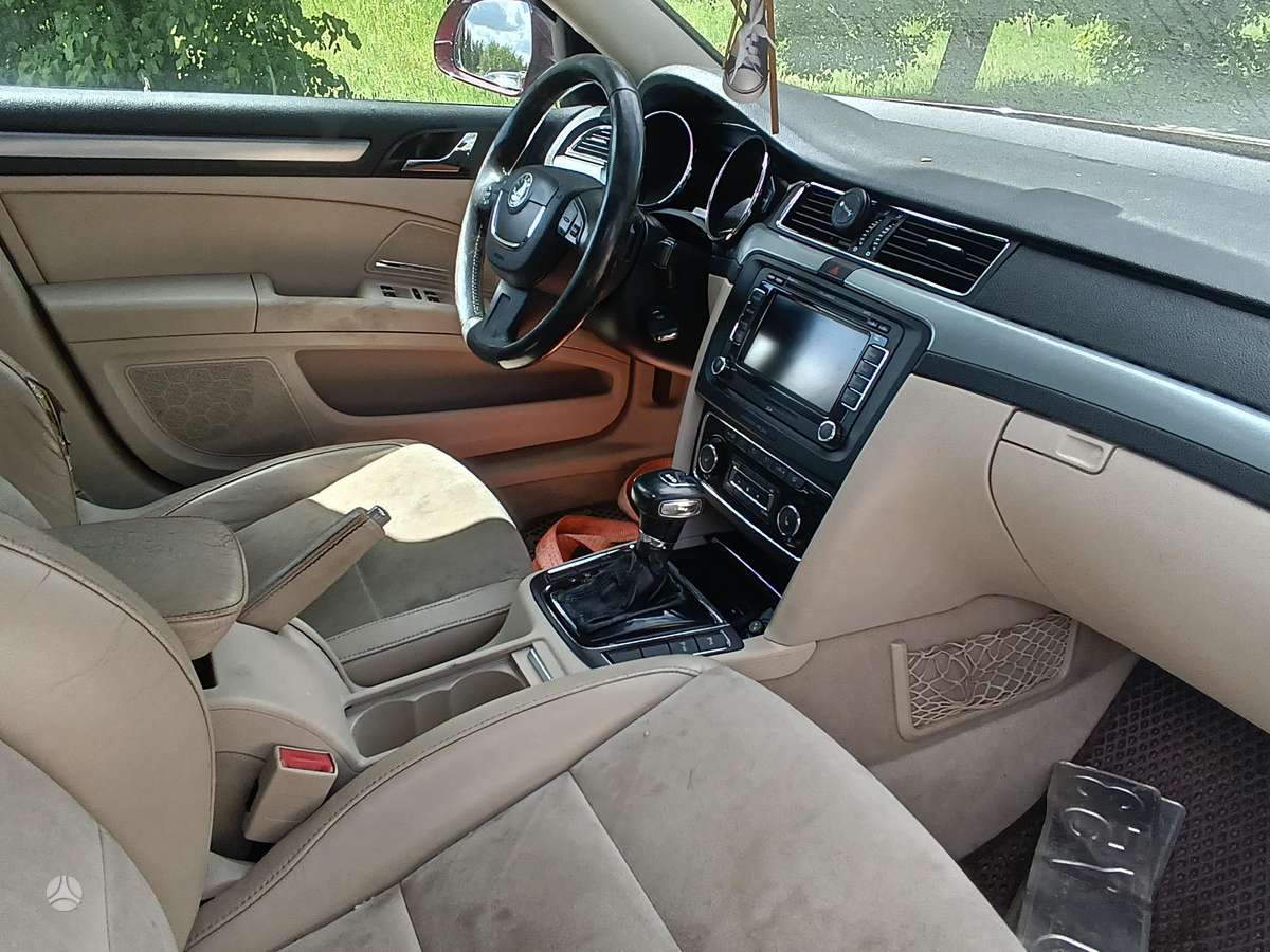 Skoda Superb, 2.0 l., Седан