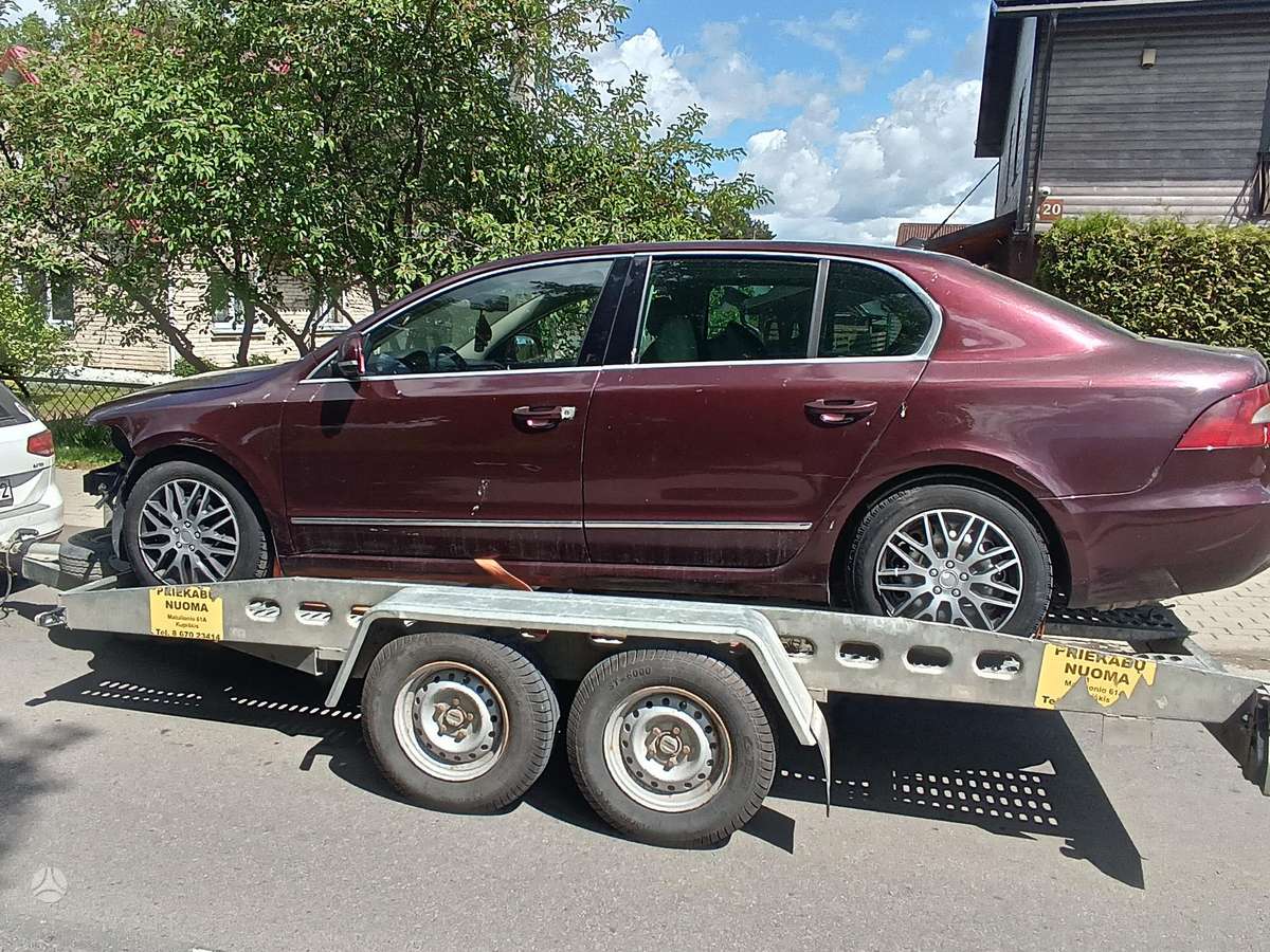 Skoda Superb, 2.0 l., Седан