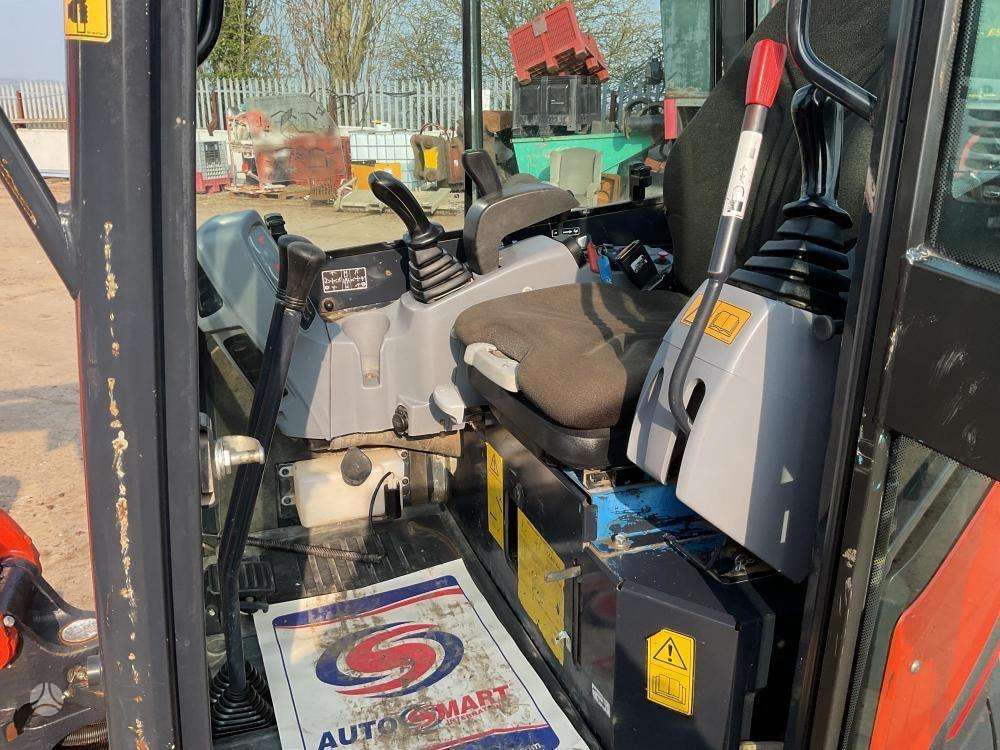 Kubota U27, mini excavator