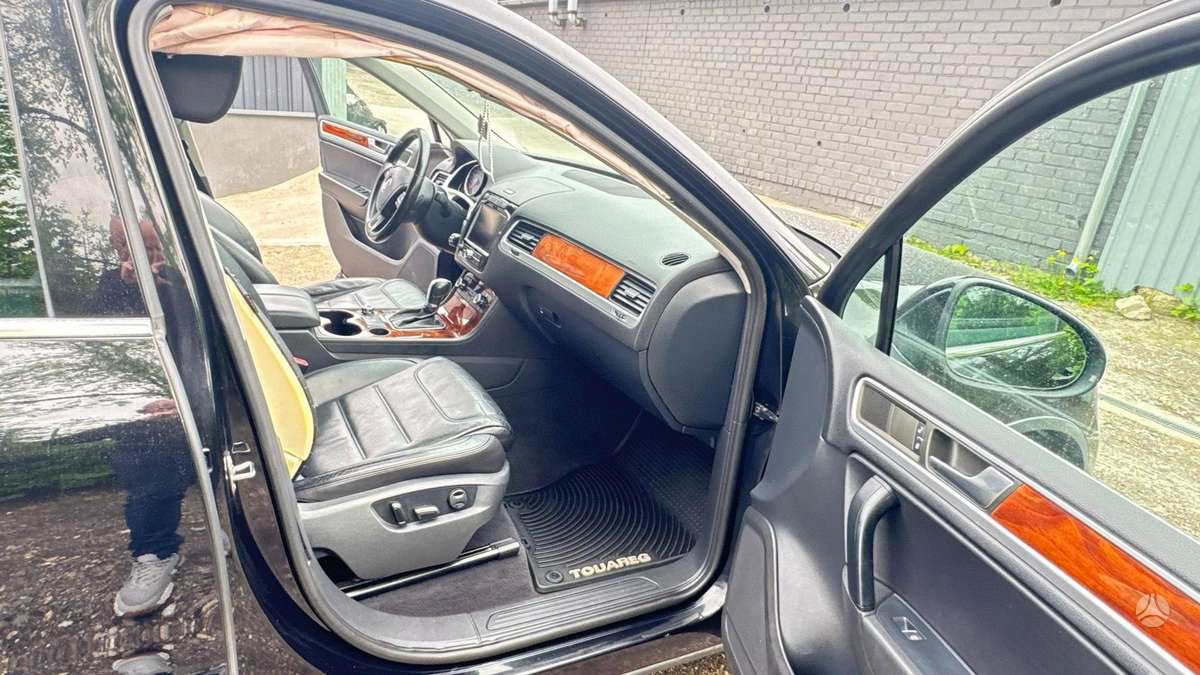 Volkswagen Touareg - 12
