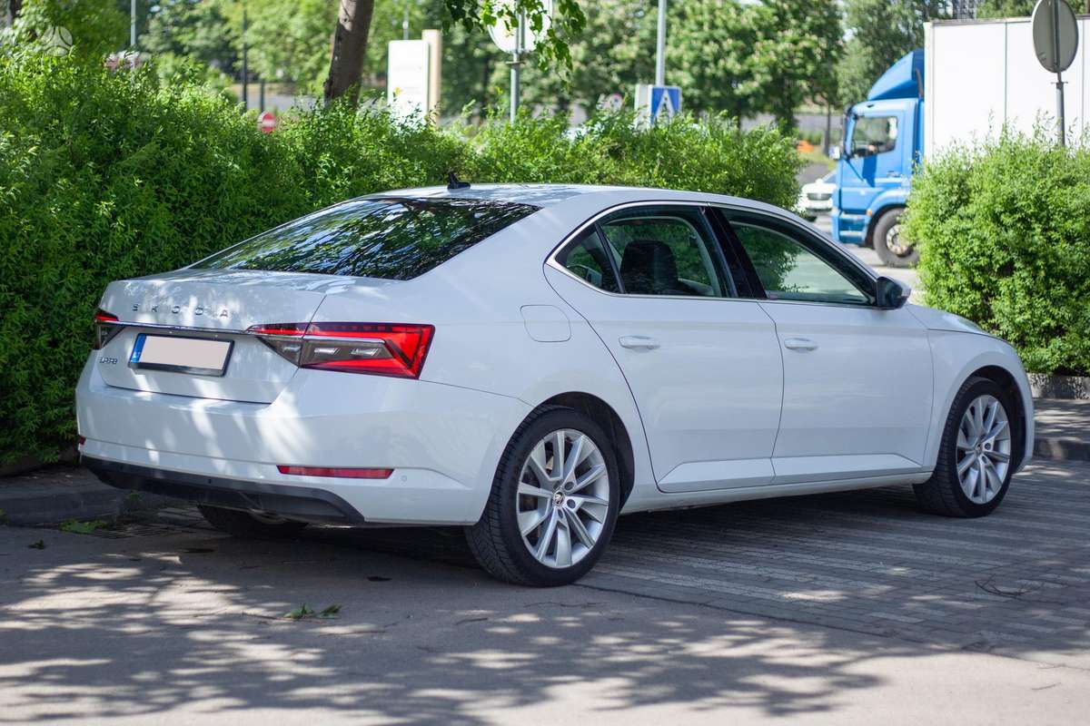 Skoda Superb, 1.5 l., hatchback