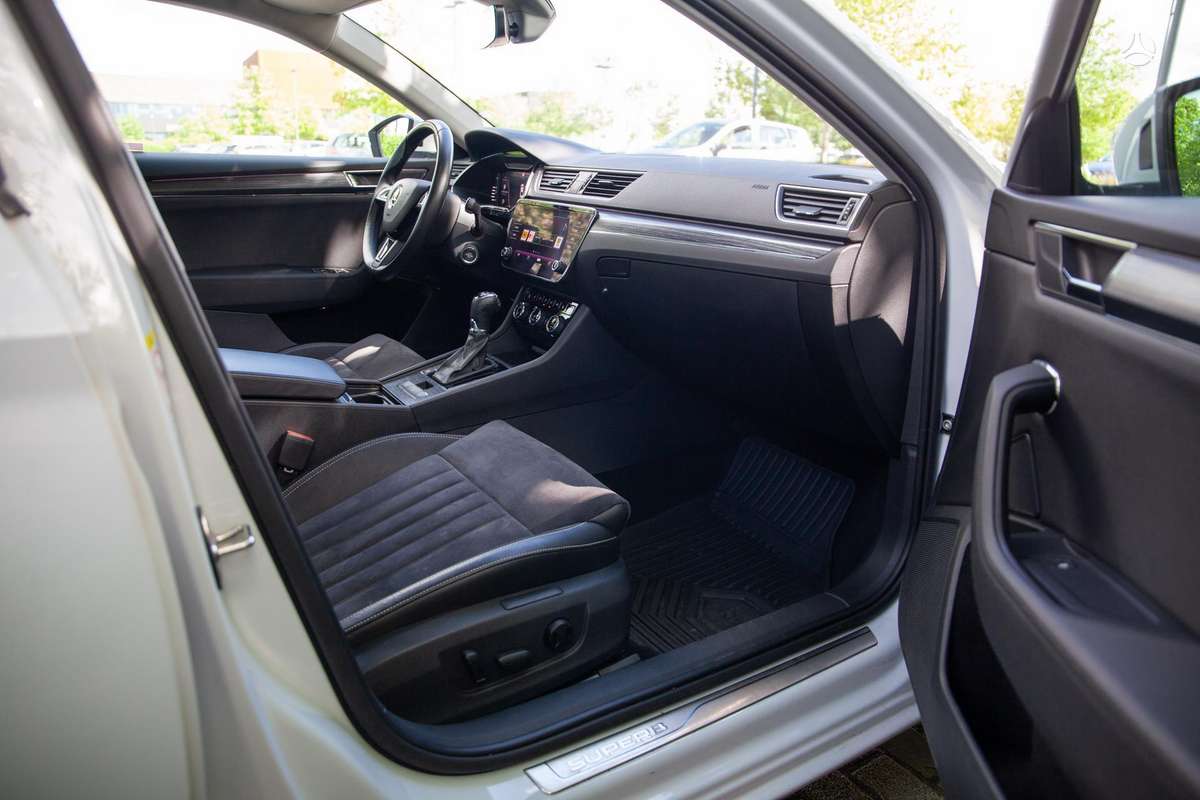 Skoda Superb, 1.5 l., hatchback