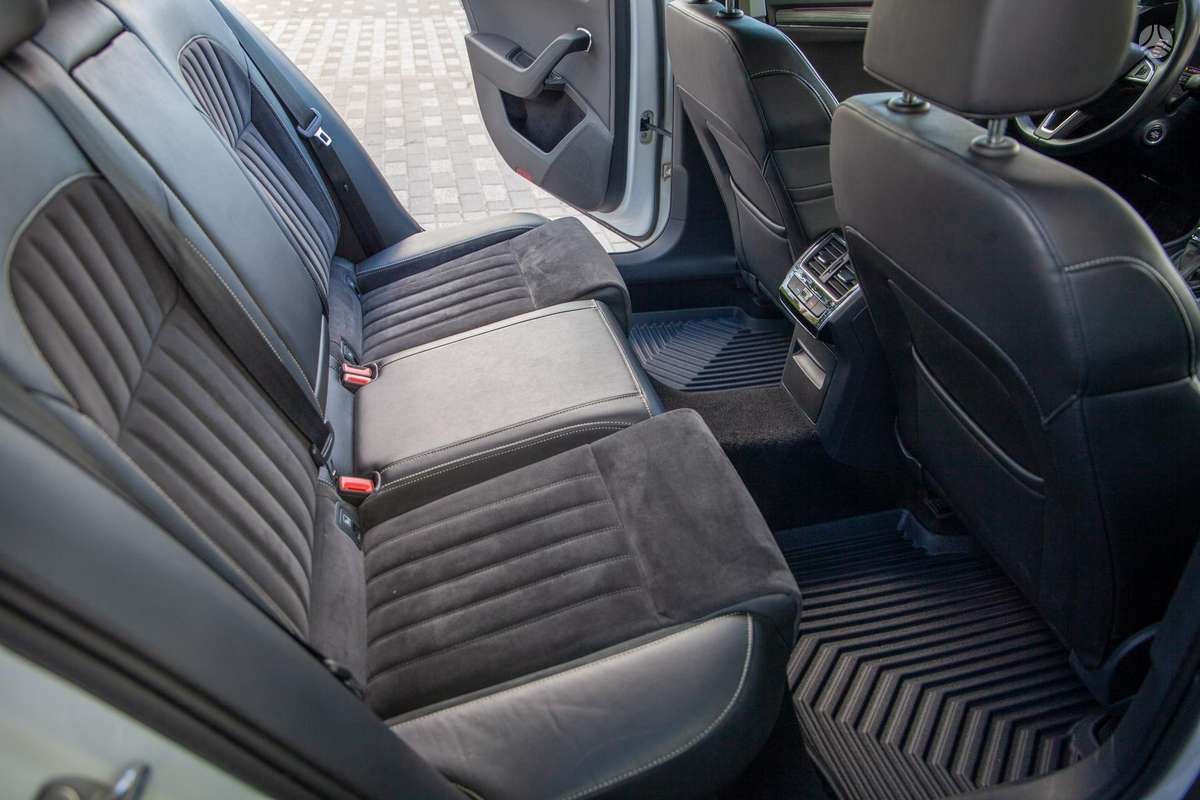 Skoda Superb, 1.5 l., hatchback