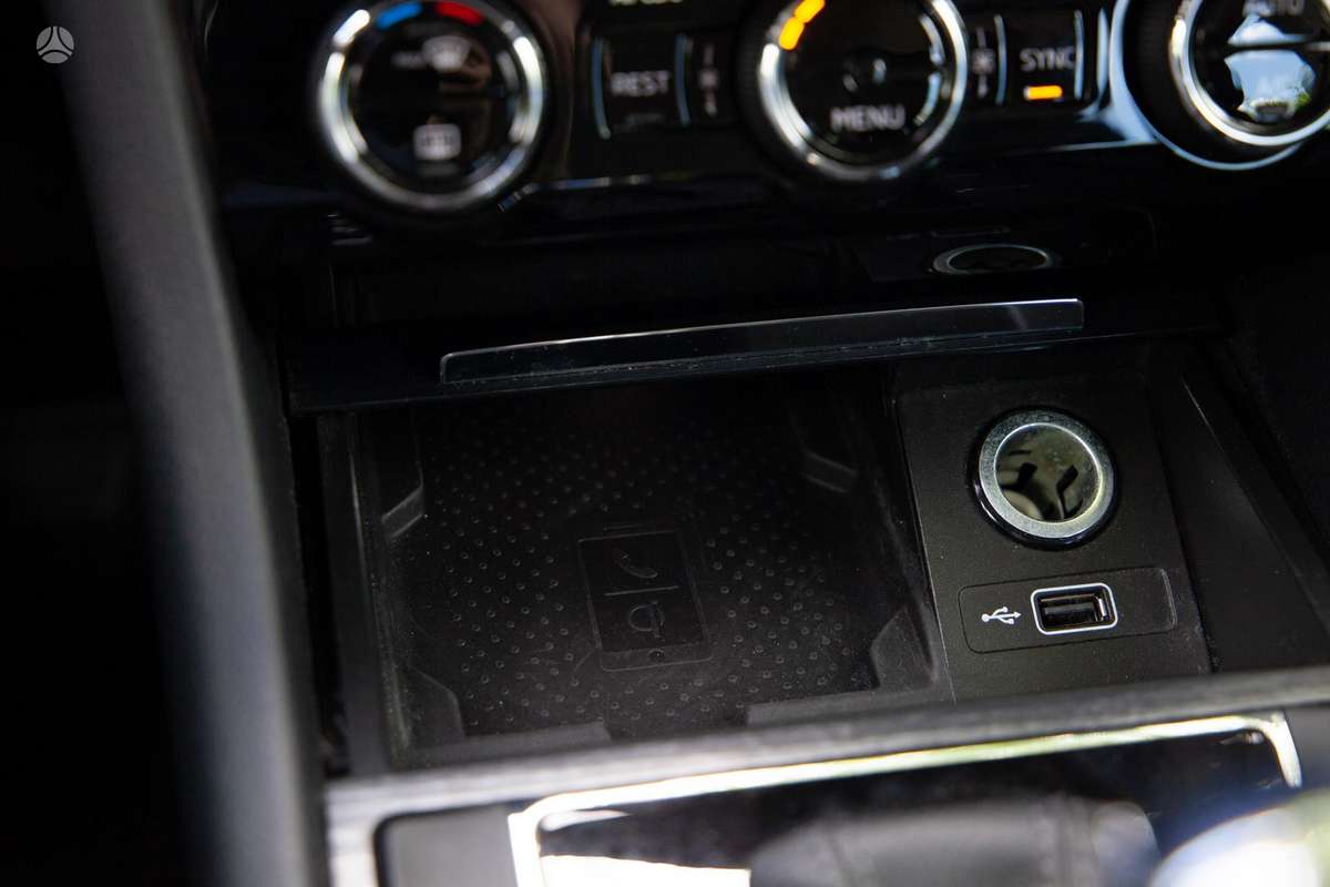 Skoda Superb, 1.5 l., hatchback