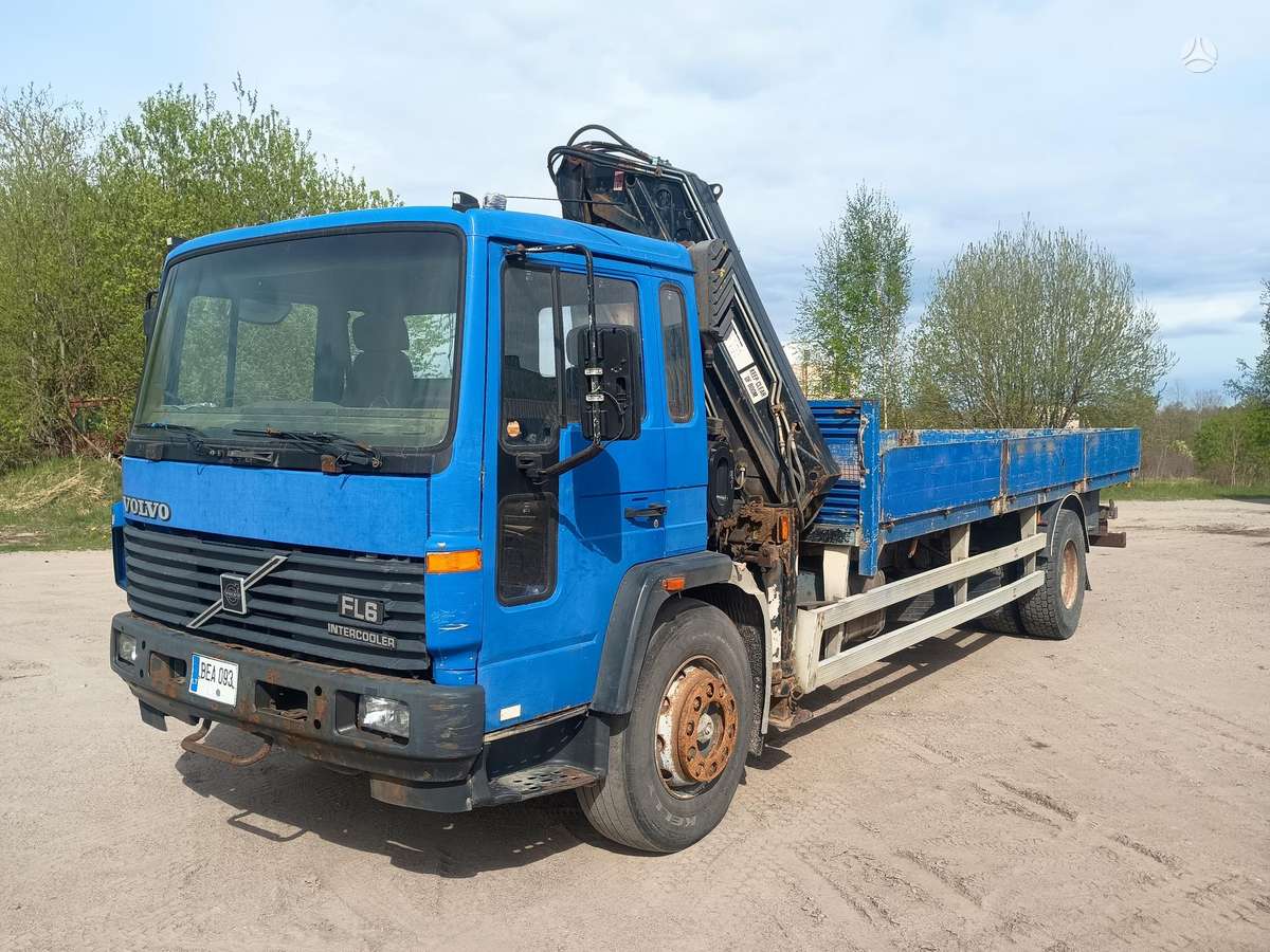 Volvo FL618, с краном