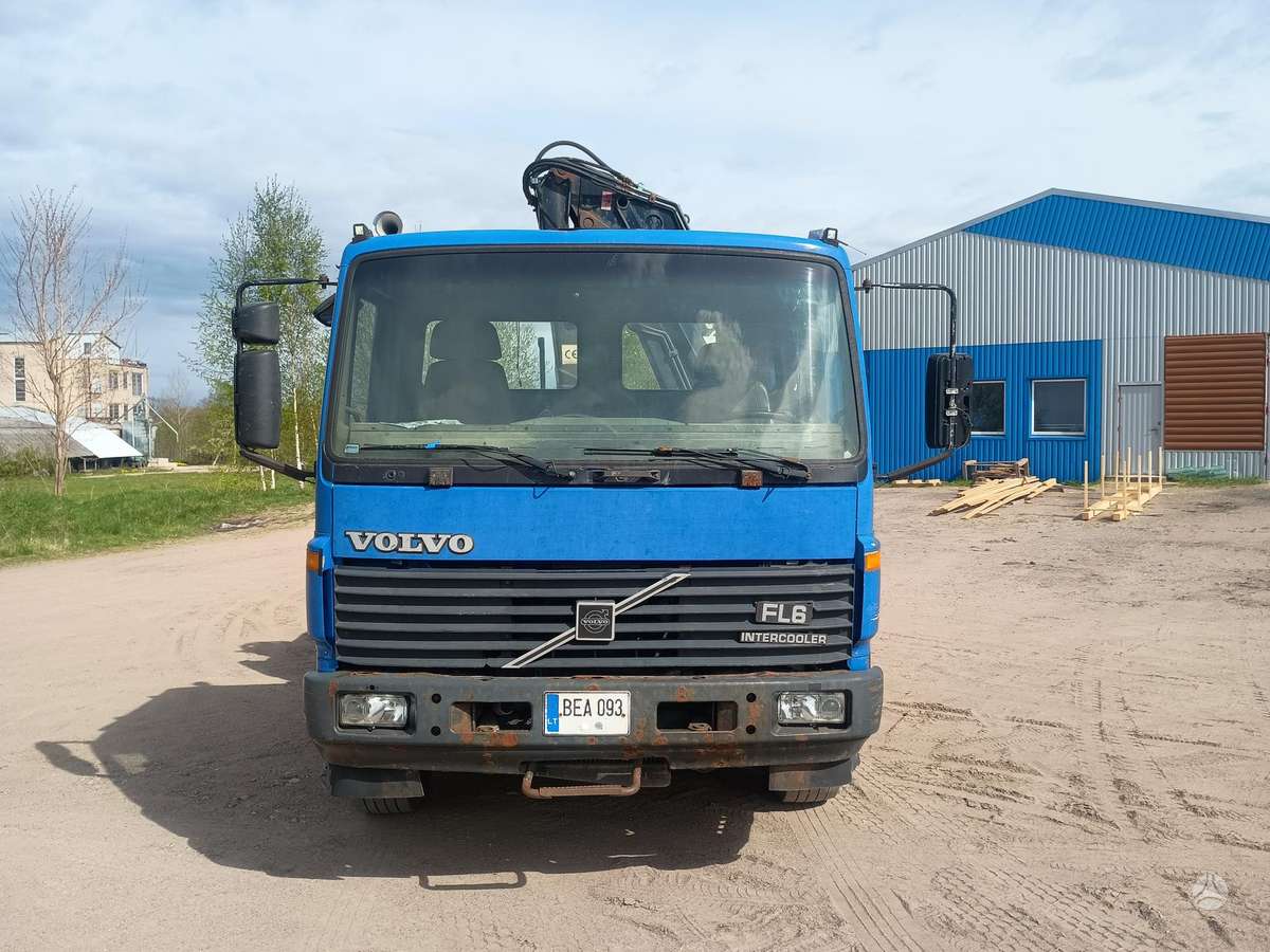 Volvo FL618, с краном