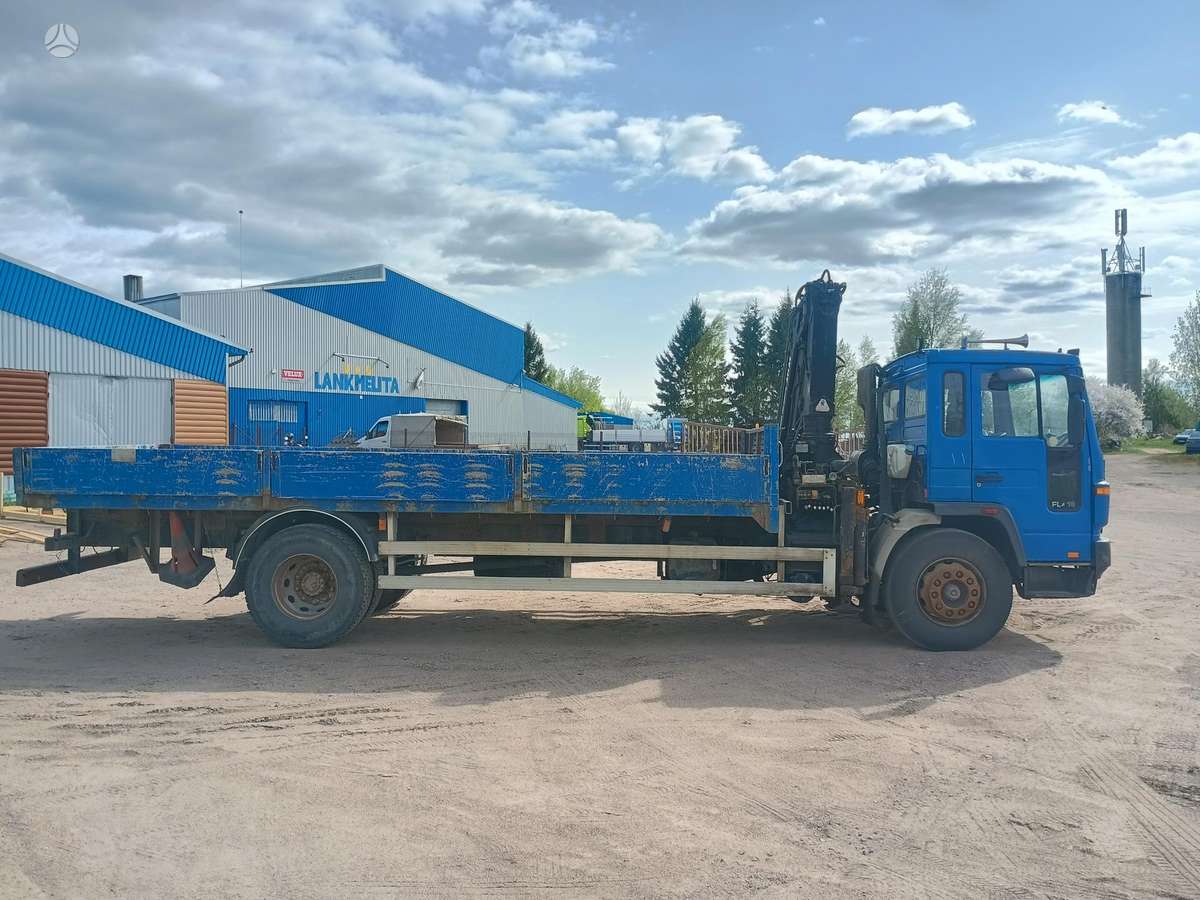 Volvo FL618, с краном