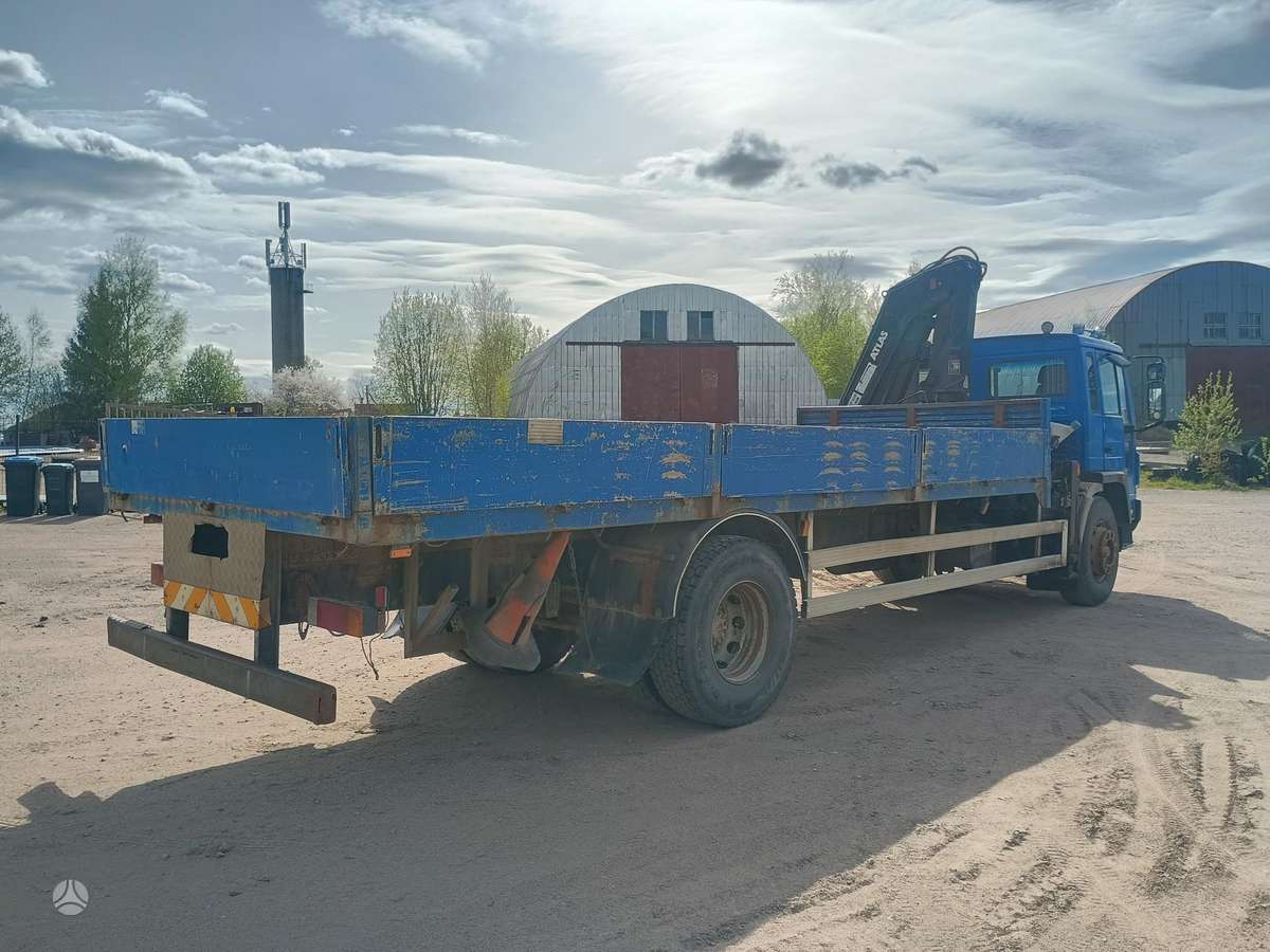 Volvo FL618, su kranu