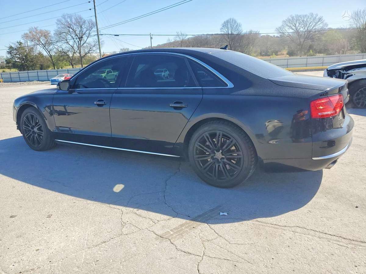 Audi A8, 4.2 l., sedanas