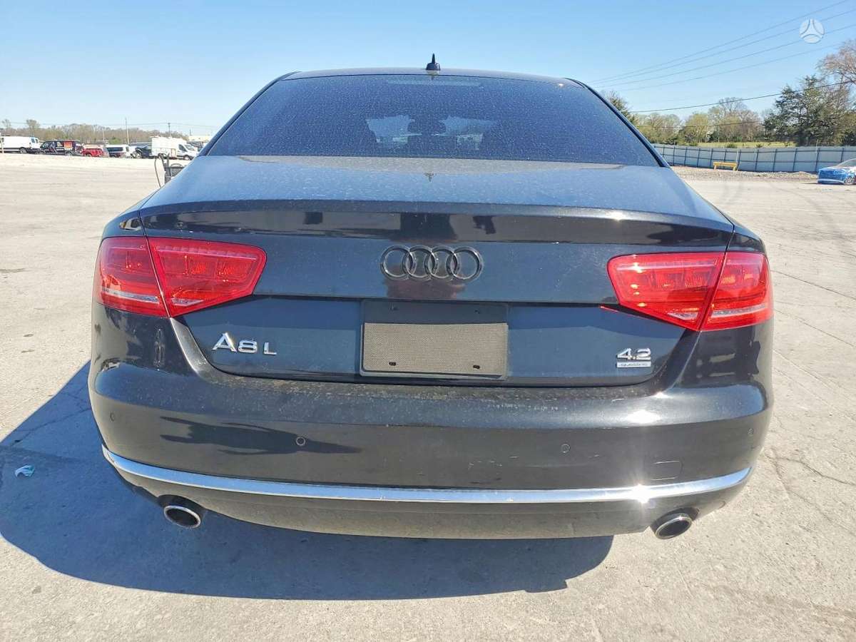 Audi A8, 4.2 l., sedanas