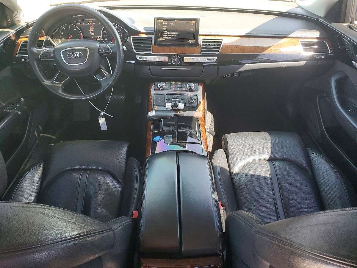 Audi A8, 4.2 l., sedanas