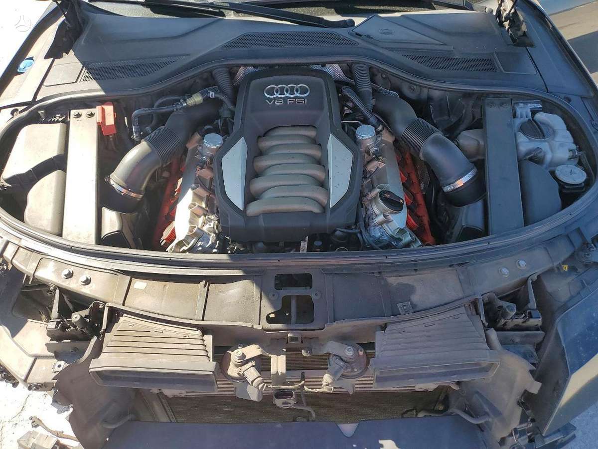 Audi A8, 4.2 l., sedanas