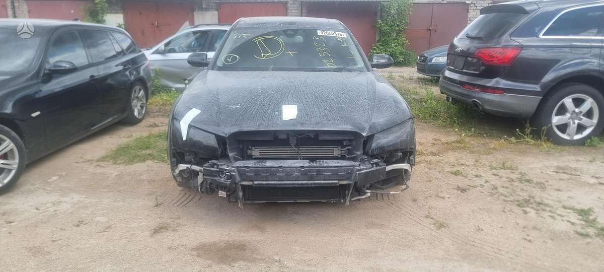 Audi A8, 4.2 l., sedanas
