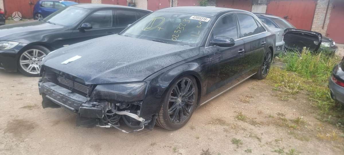 Audi A8, 4.2 l., sedanas