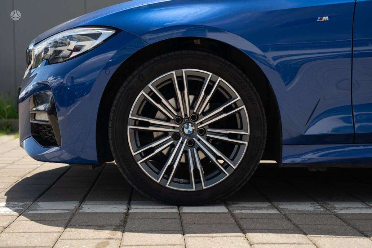 BMW 318, 2.0 l., Седан
