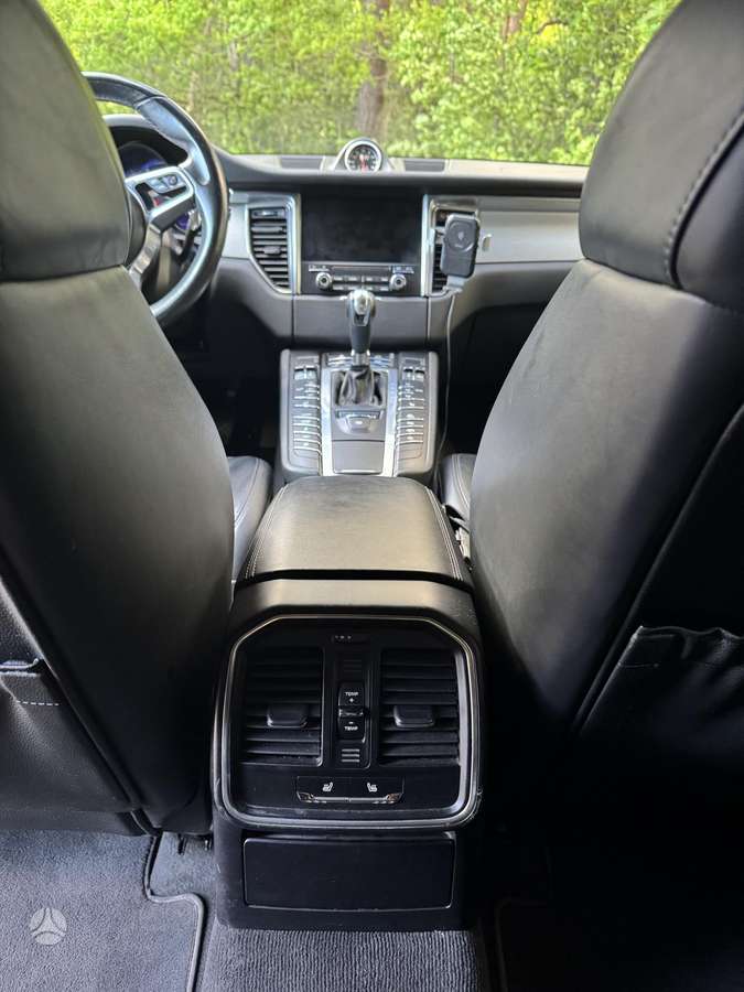 Porsche Macan - 11