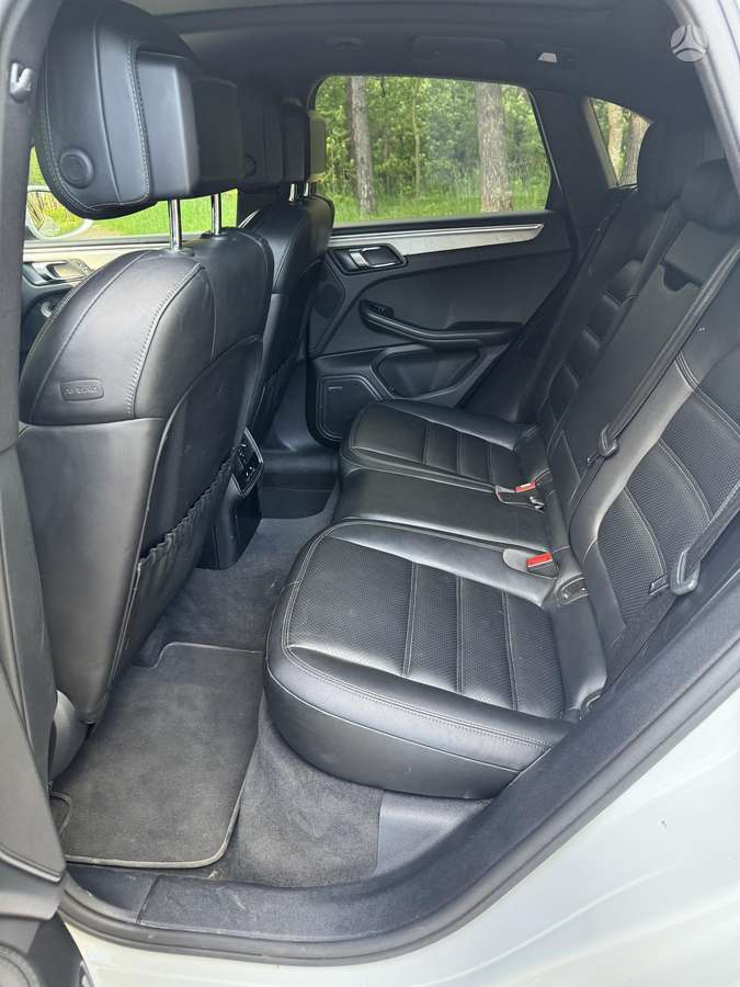 Porsche Macan - 12