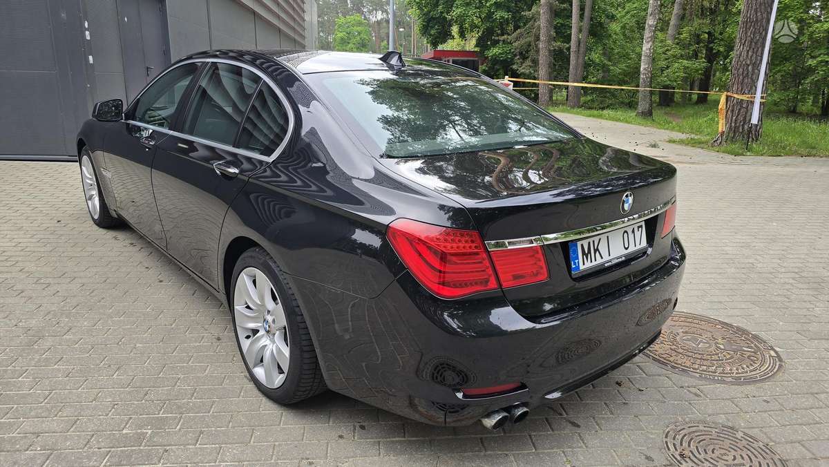 BMW 730, 3.0 l., Седан