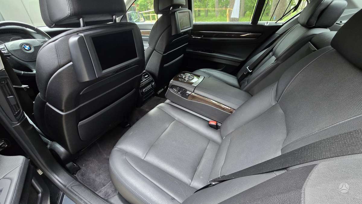 BMW 730, 3.0 l., Седан