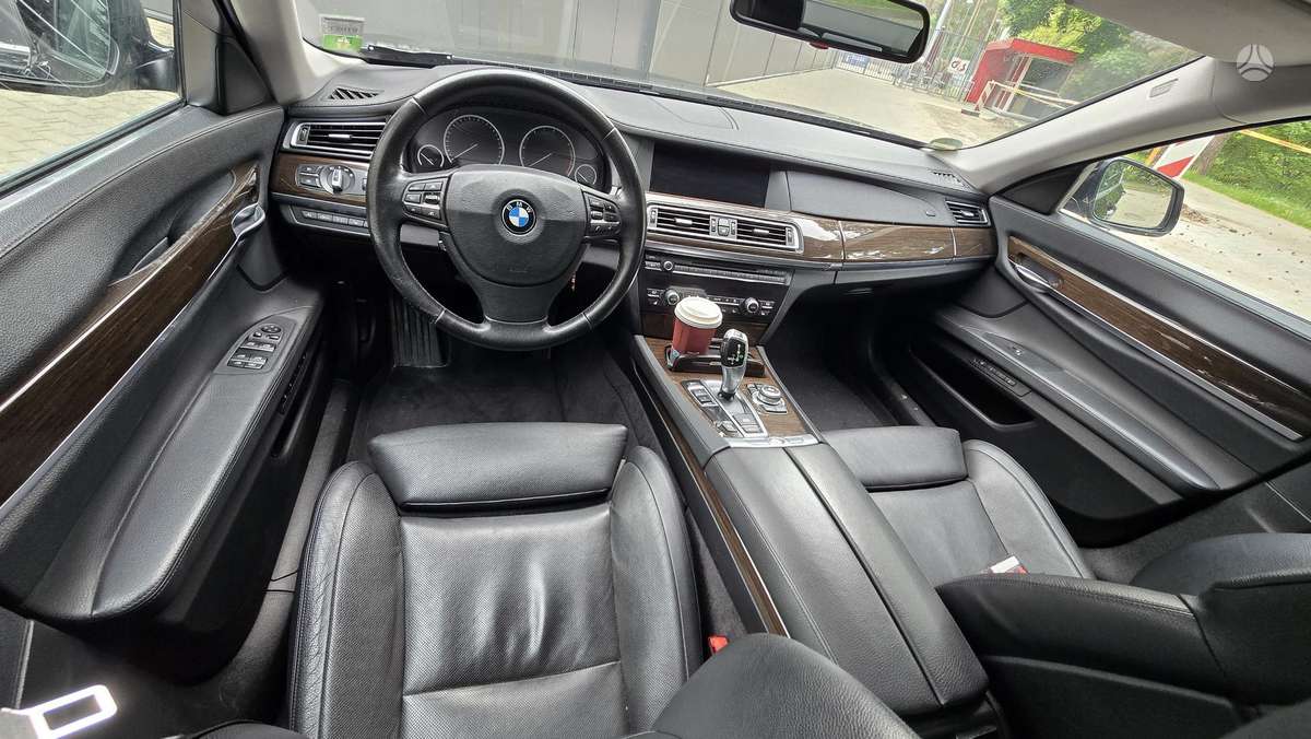 BMW 730, 3.0 l., Седан