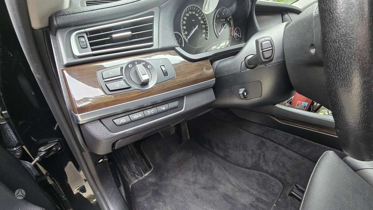 BMW 730, 3.0 l., Седан