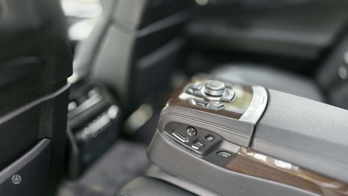 BMW 730, 3.0 l., Седан