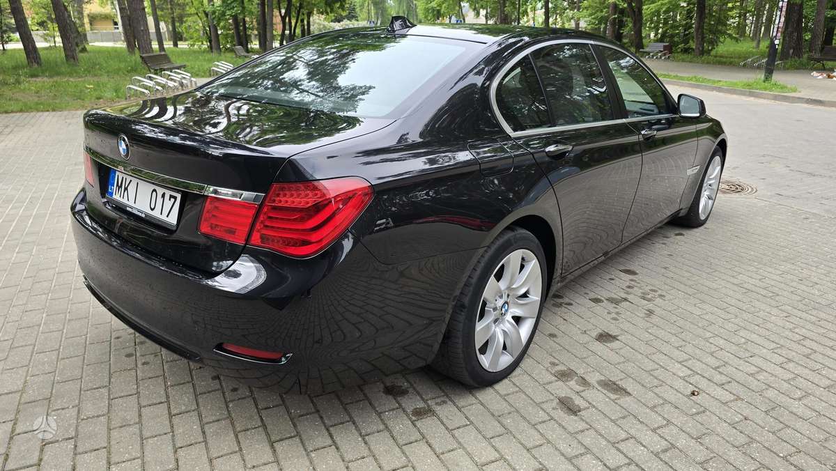 BMW 730, 3.0 l., Седан