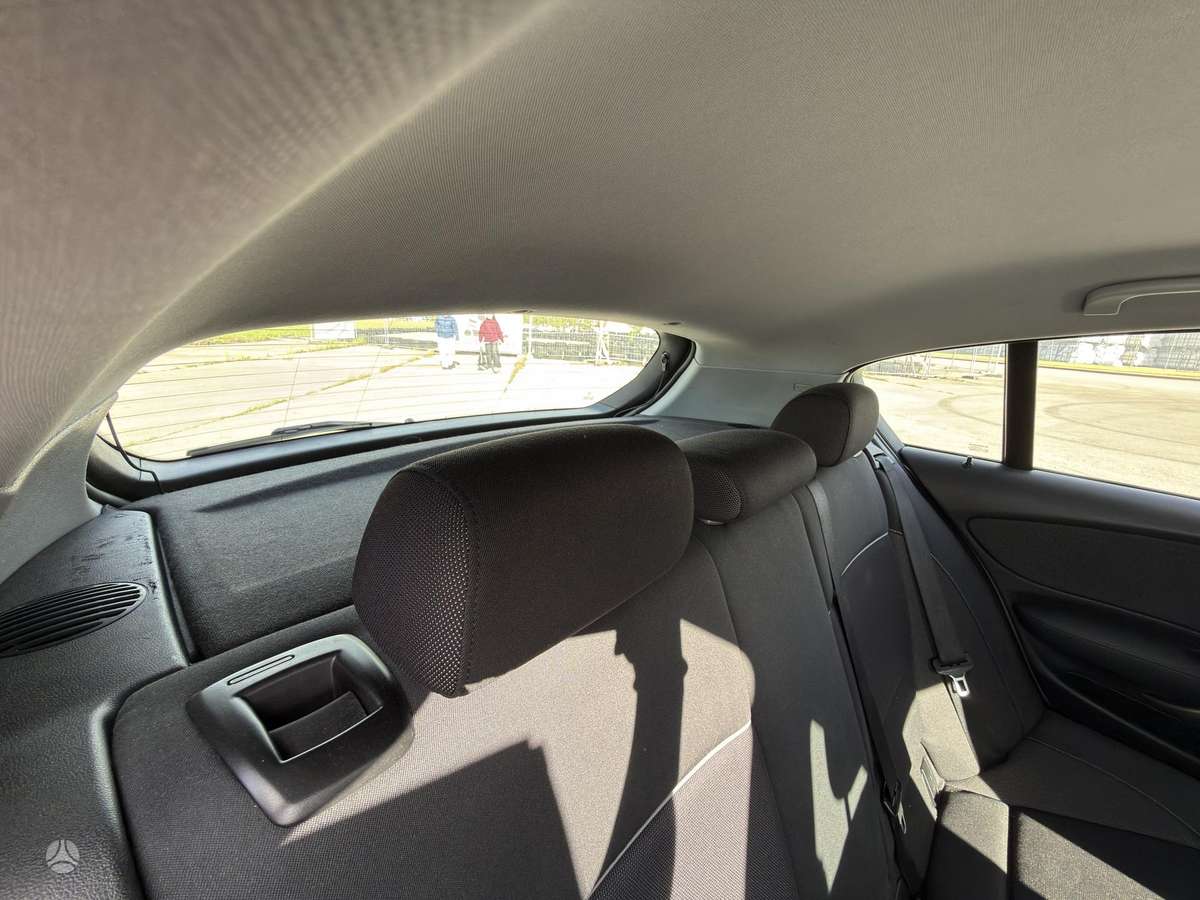 BMW 116, 2.0 l., hatchback