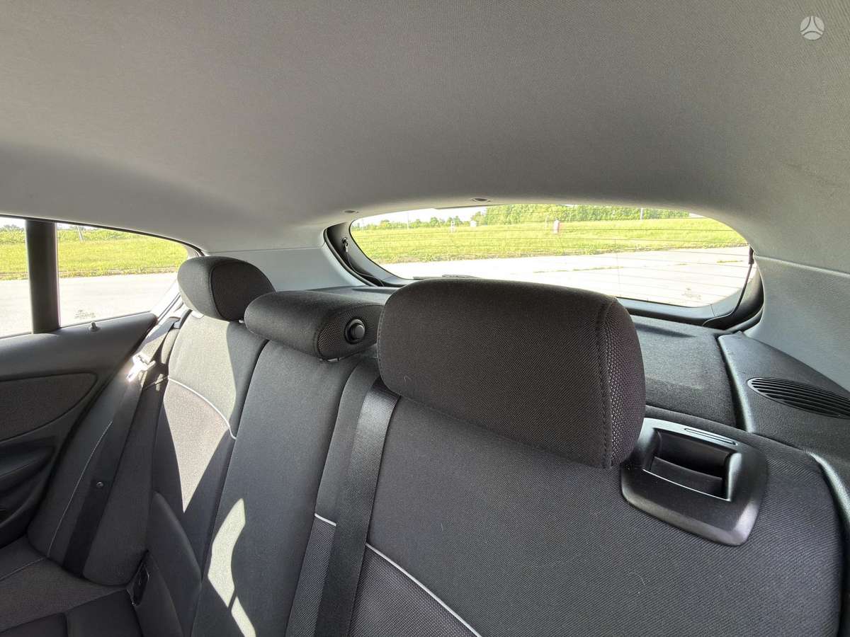 BMW 116, 2.0 l., hatchback