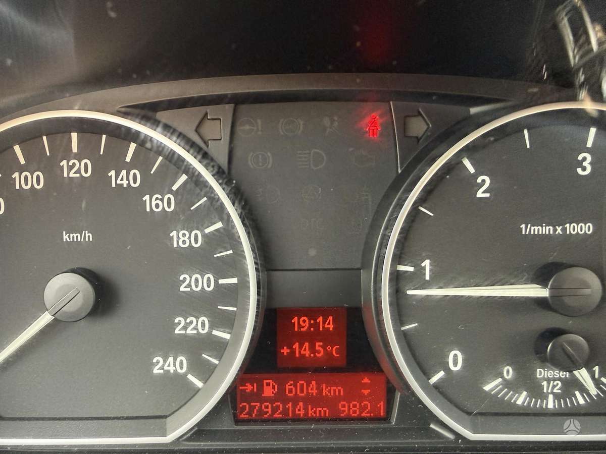 BMW 116, 2.0 l., hatchback