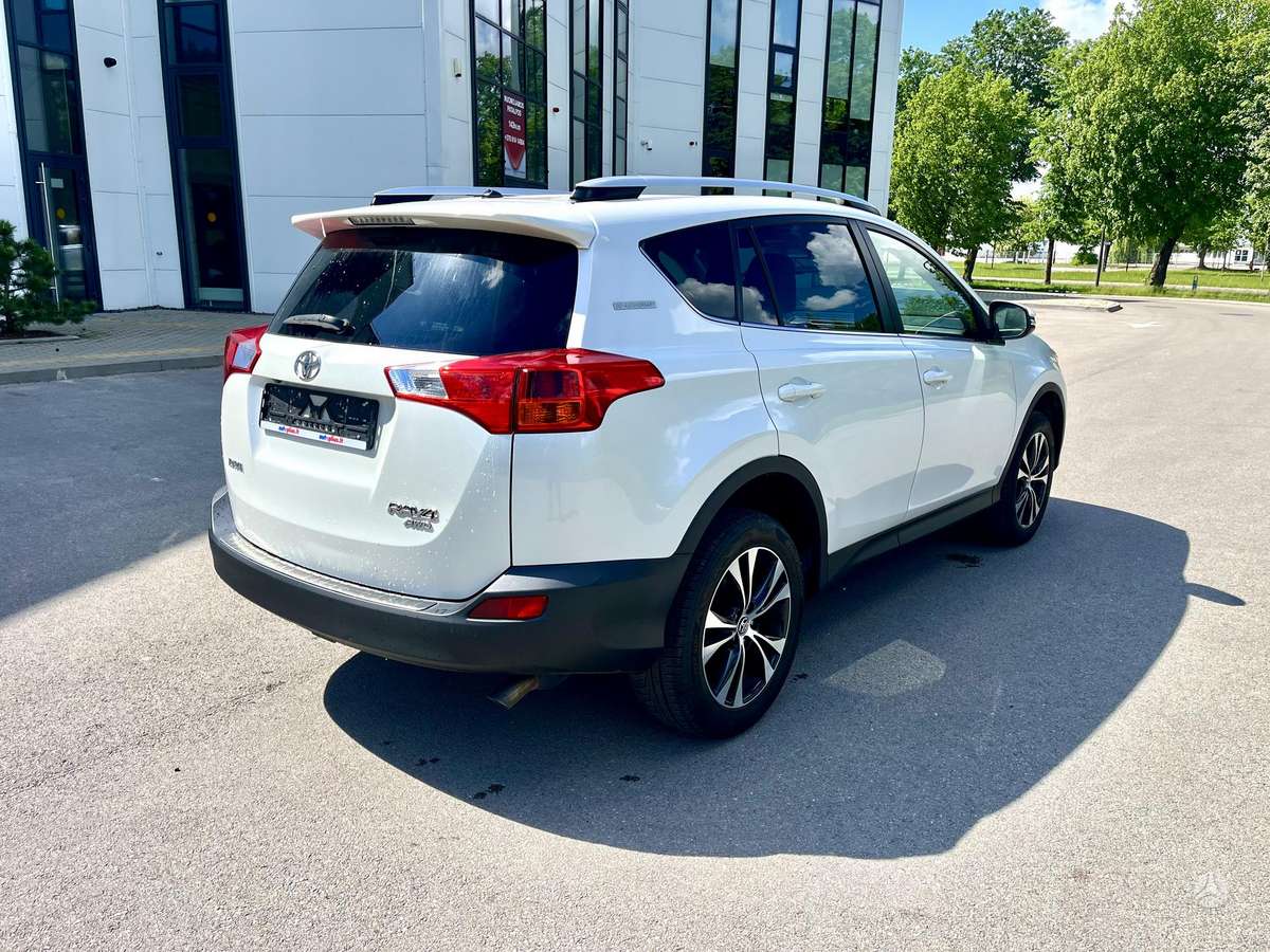 Toyota RAV4 - 8