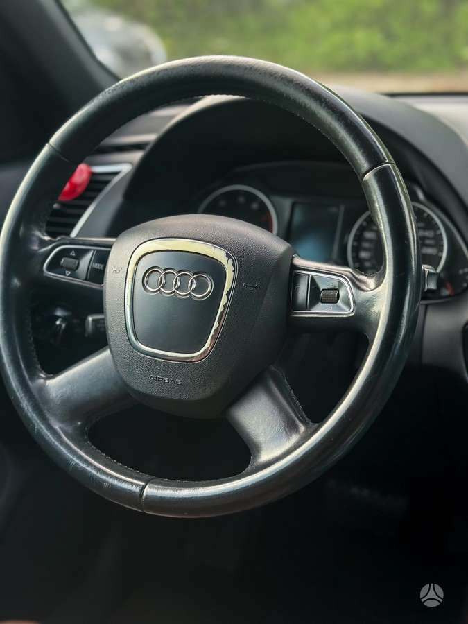 Audi Q5, 2.0 l., Внедорожник / Кроссовер